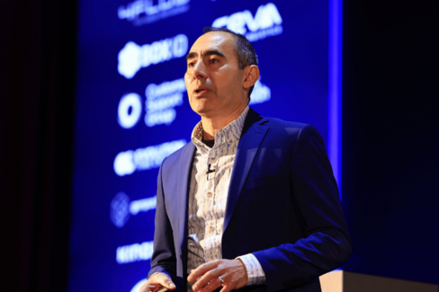 Levent Yuksel, Freight Operations Director, JLR, delivering a keynote on stage at ALSC Europe 2026 in Bonn, Germany.